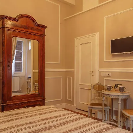 Santa Monaca Studio Apartment Florence